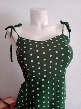 Vestido topos tipo seda fresquito M