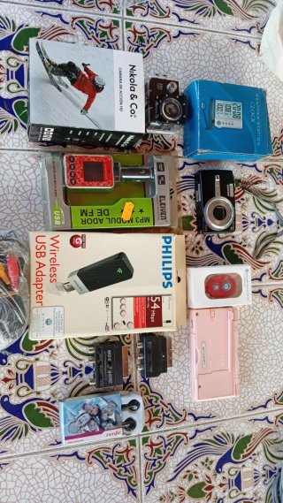 Lote tecnología: Cámaras, MP3, Adaptador USB