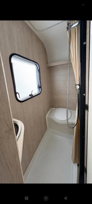 Se vende caravana caravelair 496  camping els pins