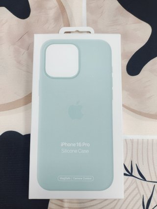Funda Silicona iPhone 16 Pro MagSafe