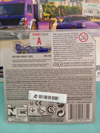 Lote--Hot Wheels Team Transport RWB Porsche 930
