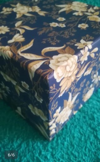 CAJA de CARTÓN FLORES