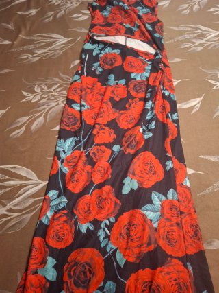 Vestido largo floral con abertura