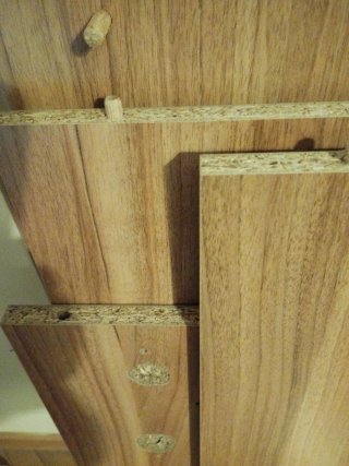 Mesa de escritorio de madera, con bandeja