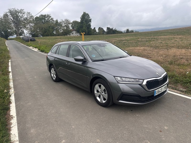 Skoda Octavia 2022 - foto 1