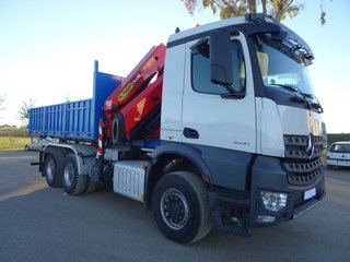 Mercedes AROCS 33 51--CAMIONES CON GRUA