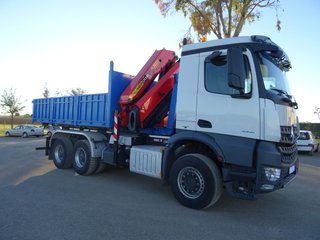 Mercedes AROCS 33 51--CAMIONES CON GRUA