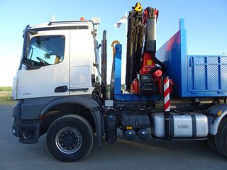 Mercedes AROCS 33 51--CAMIONES CON GRUA