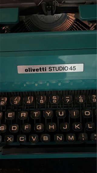 Máquina de escribir Olivetti Studio 45