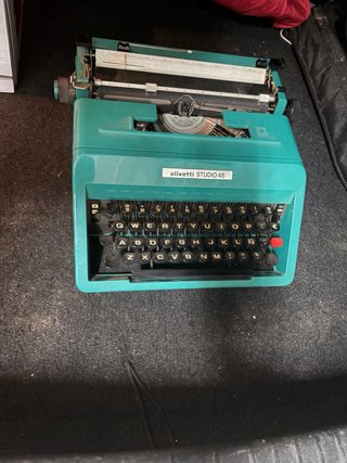 Máquina de escribir Olivetti Studio 45