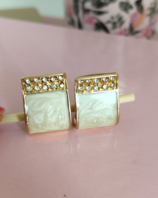 Pendientes vintage dorados nácar crema y stras