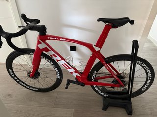 Trek Madone SLR 6 Segafredo Roja