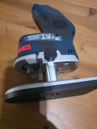 Fresadora Cantos Bosch GKF 12V-8