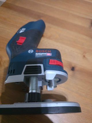 Fresadora Cantos Bosch GKF 12V-8