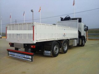 Volvo FM 300--CAMIONES CON GRUA