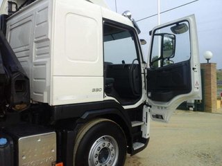 Volvo FM 300--CAMIONES CON GRUA