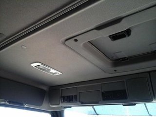 Volvo FM 300--CAMIONES CON GRUA