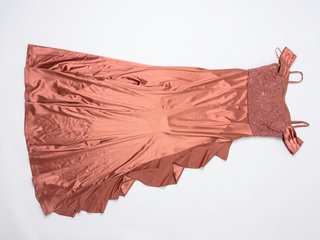 Abito elegante color rame-terracotta
