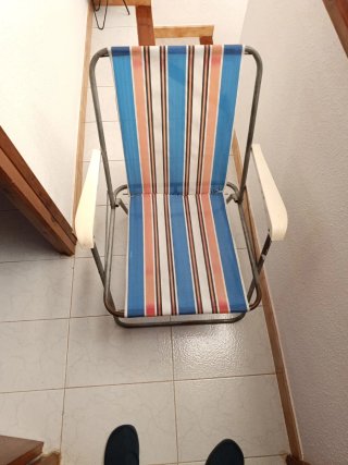 Silla antigua de rayas