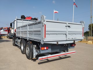 Mercedes ANTOS 26 400--CAMIONES CON GRUA