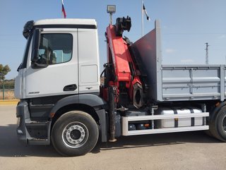 Mercedes ANTOS 26 400--CAMIONES CON GRUA