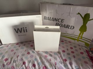 Nintendo Wii Negra + Mario Kart y Accesorios