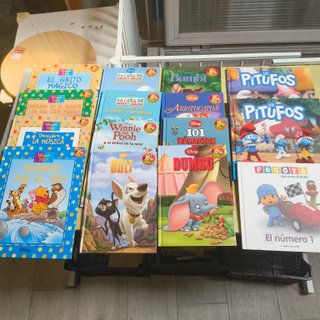 Lote 15 cuentos infantiles Disney, Pitufos, Pocoyó