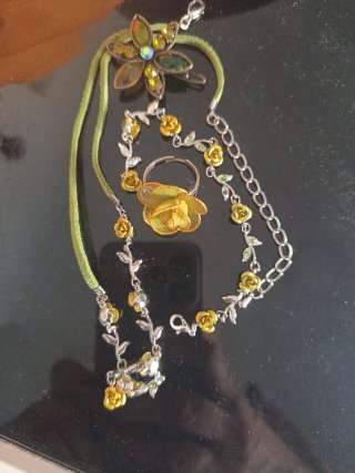 Conjunto collar, pulsera y anillo flor