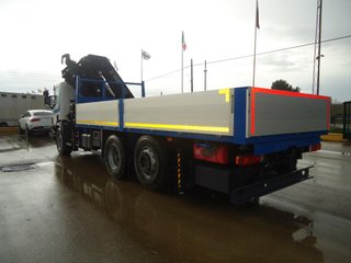 Scania P 360--CAMIONES CON GRUA