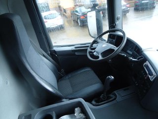 Scania P 360--CAMIONES CON GRUA