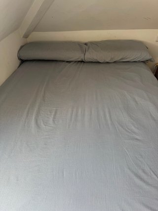 Canapé y colchón como nuevos