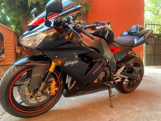 Kawasaki ZX10R Negra y Roja