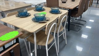 Mesa y 4 Sillas Comedor Madera Clara
