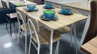 Mesa y 4 Sillas Comedor Madera Clara