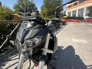 Benelli TNT 125 2017 Negra y Roja