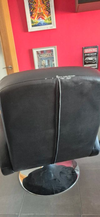 Sillón moderno piel sintética negro + butaca