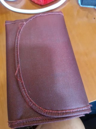 Cartera delgada para carnet y documentos