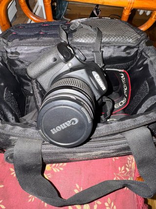 Canon EOS 500D + Objetivo 18-55mm + Funda