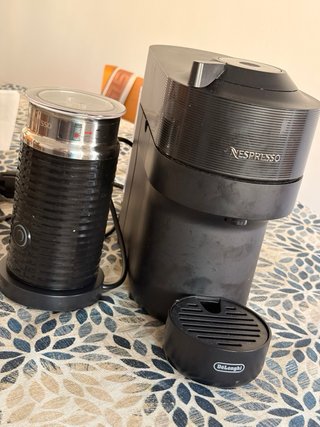 Cafetera Nespresso Vertuo Pop