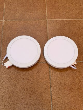 2 Focos LED Redondos