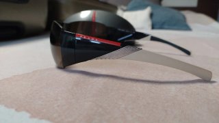 Gafas de sol Prada con funda original