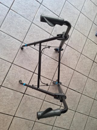 Andador para mayores plegable