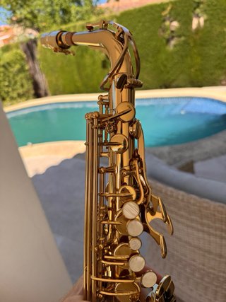 Saxofón Alto Yamaha YAS-275 + 2 Estuches