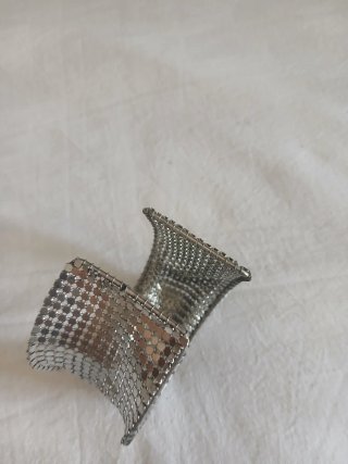 Pulsera plateada efecto malla
