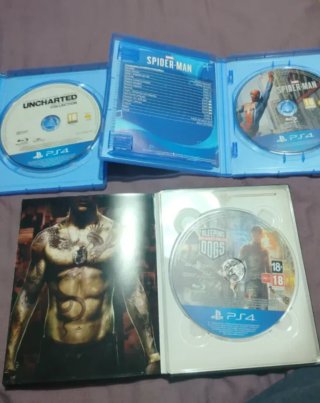 PS4 Uncharted & Sleeping Dogs