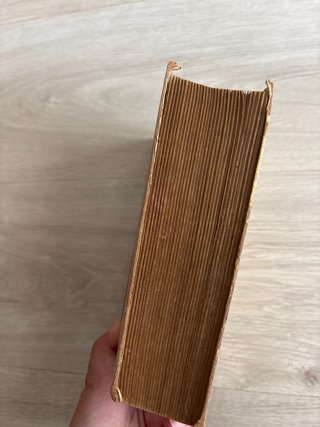 Libro antiguo, nueva enciclopedia escolar