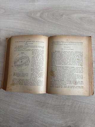 Libro antiguo, nueva enciclopedia escolar