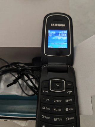 Samsung GT-E1151 Vodafone. Tipo concha