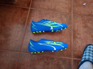 Botas de fútbol Puma  azul y verde