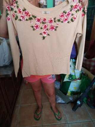 Jersey LEXUS flores rosas y lentejuelas